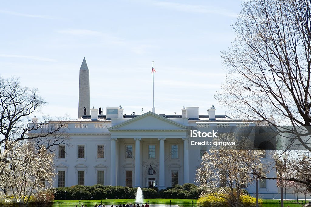 Lado norte de la casa blanca en la primavera, Magnolias monumento a Washington - Foto de stock de Aire libre libre de derechos