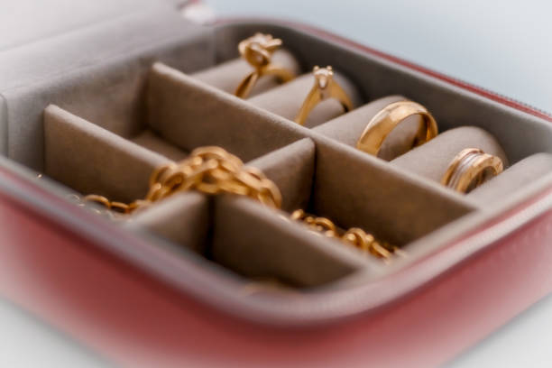 istock Gold jewellery in a box 1404441313