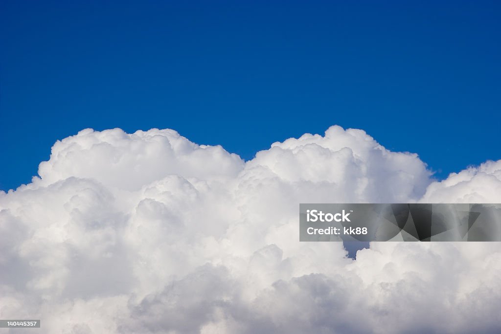Fließende Wolken - Lizenzfrei Aufnahme von unten Stock-Foto