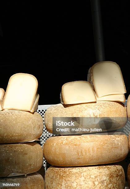 O Queijo - Fotografias de stock e mais imagens de Castanho - Castanho, Comida, Cor preta