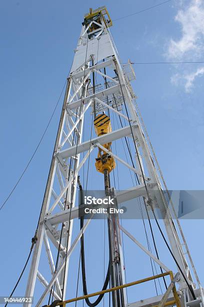 Derrick De Óleo - Fotografias de stock e mais imagens de Bomba Petrolífera - Bomba Petrolífera, Fotografia - Imagem, Indústria Petrolífera