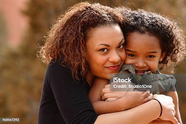 Mãe Criança - Fotografias de stock e mais imagens de Colorado - Colorado, Pais, Abraçar