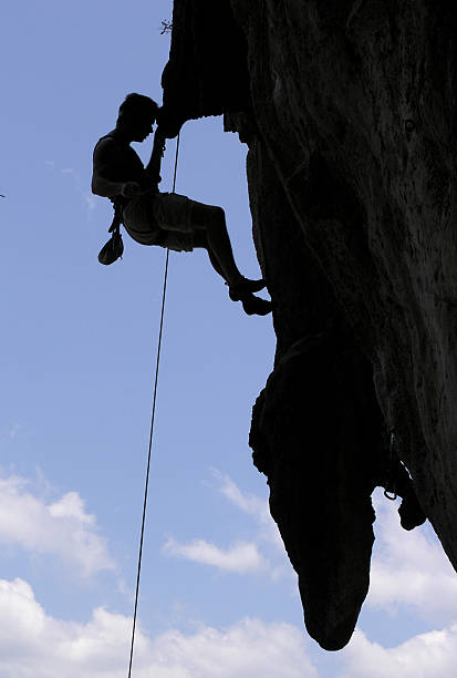 climing - climbing rock men mountain climbing foto e immagini stock