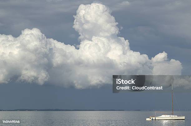 Foto de Olho Da Tempestade e mais fotos de stock de Alto contraste - Alto contraste, Barco a Vela, Barco de passageiros