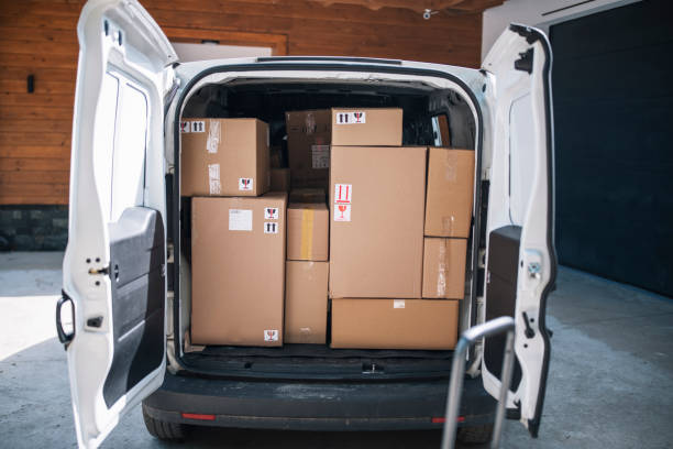 istock Delivery van full of parcels. 1404497958