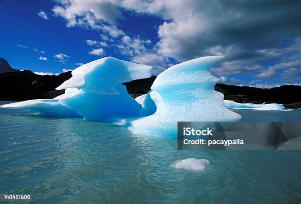 Lód W Szary Lake - zdjęcia stockowe i więcej obrazów Biały - Biały, Chile, Chmura
