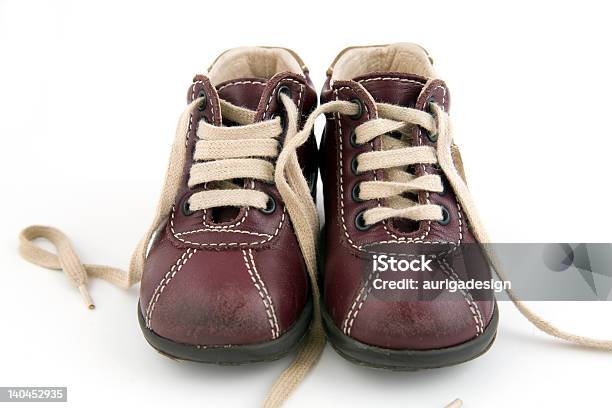 Par De Zapatos Para Niños Foto de stock y más banco de imágenes de Andar - Andar, Calzado, Colorido