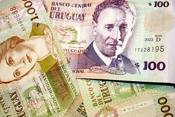 Digital photo of Peso from Uruguay.