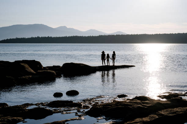 istock Seaside family vacation 1404537386