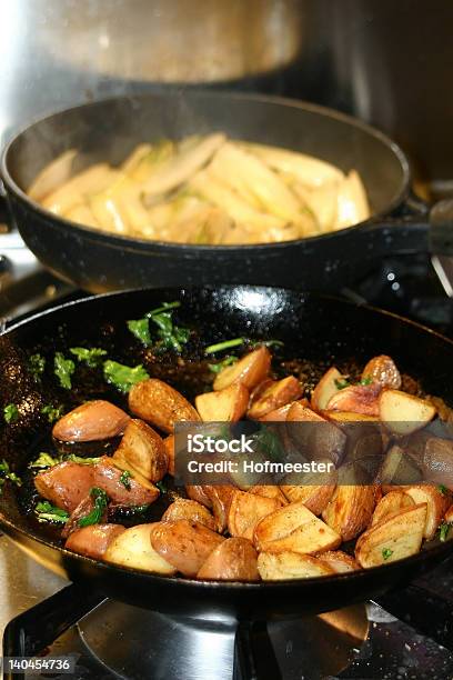 Foto de De Culinária e mais fotos de stock de Batata frita - Batatas Prontas - Batata frita - Batatas Prontas, Batatas Prontas, Chicória - Endiva