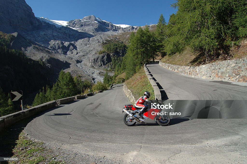 Bici nelle Alpi - Foto stock royalty-free di Motocicletta