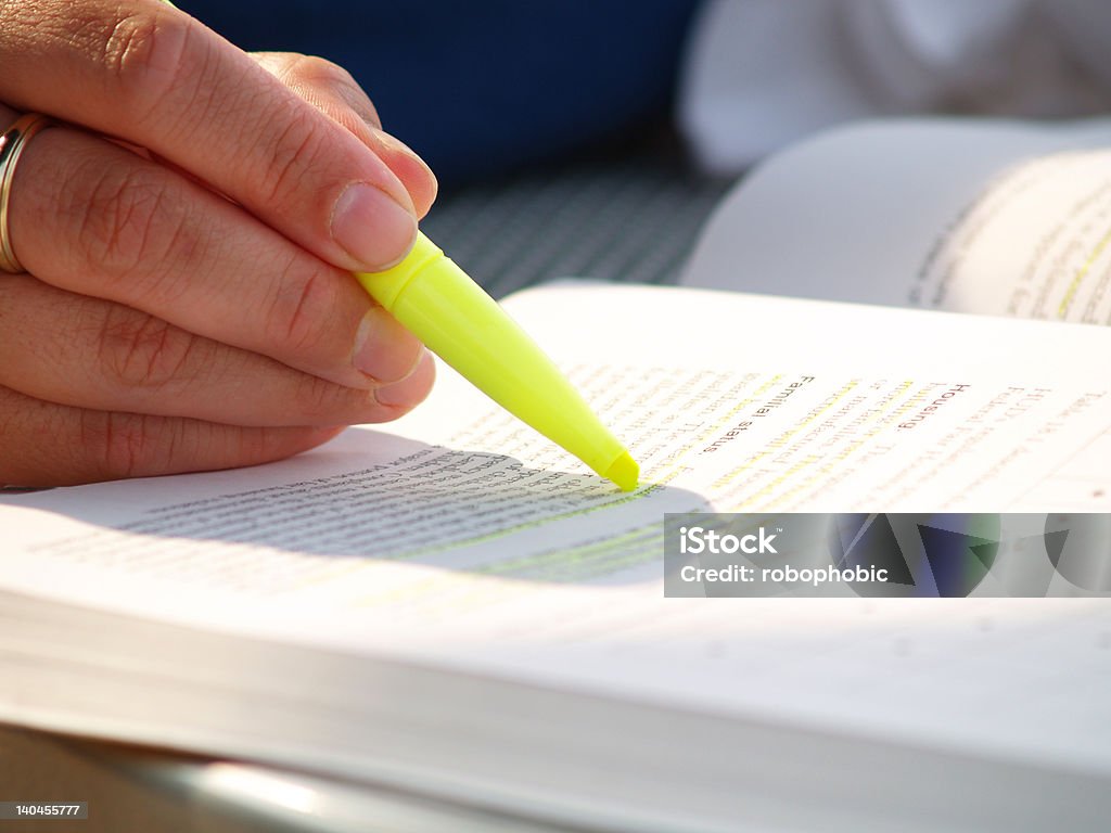 De verano estudiando - Foto de stock de Libro libre de derechos