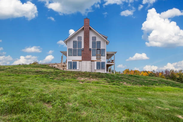 istock Side of home in wide open space 1404563512
