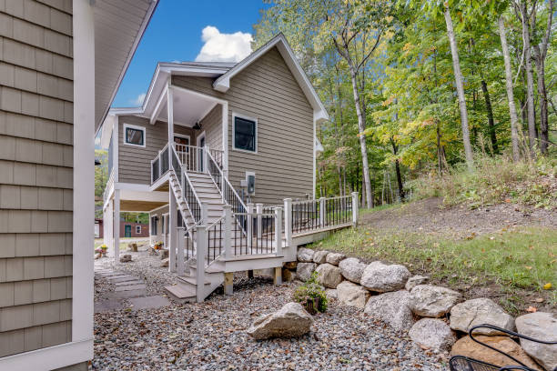 istock Guest house by the lake 1404575934
