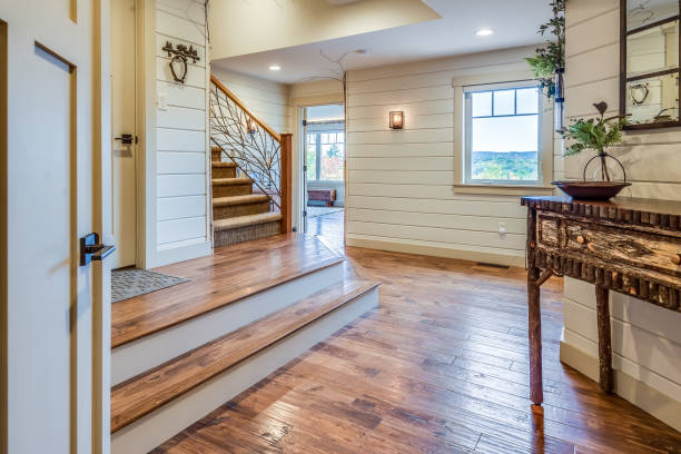 istock Open area at bottom landing of stairs 1404582984