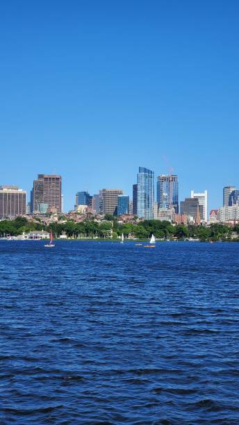charles river - boston, massachusetts - boston skyline architecture kayaking zdjęcia i obrazy z banku zdjęć