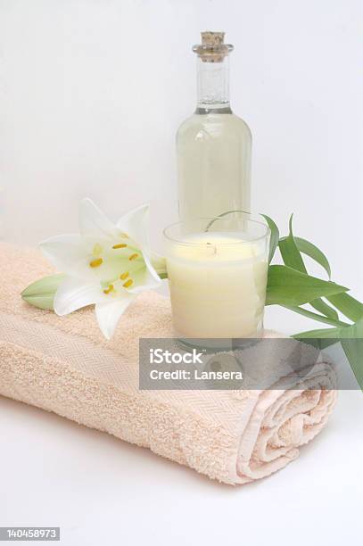 Natural Spa Foto de stock y más banco de imágenes de Animales mimados - Animales mimados, Aromaterapia, Asistencia sanitaria y medicina