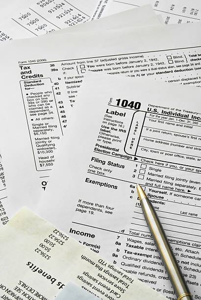 formularios fiscales - legal system filing documents data warehouse fotografías e imágenes de stock