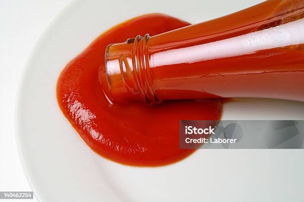Ketchup 1 Foto de stock y más banco de imágenes de Aderezo - Aderezo, Alimento, Botella