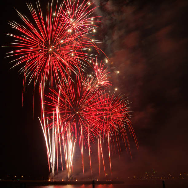 C Firework 880+ Fireworks Singapore Stock Photos, Pictures & Royalty-Free Images ...