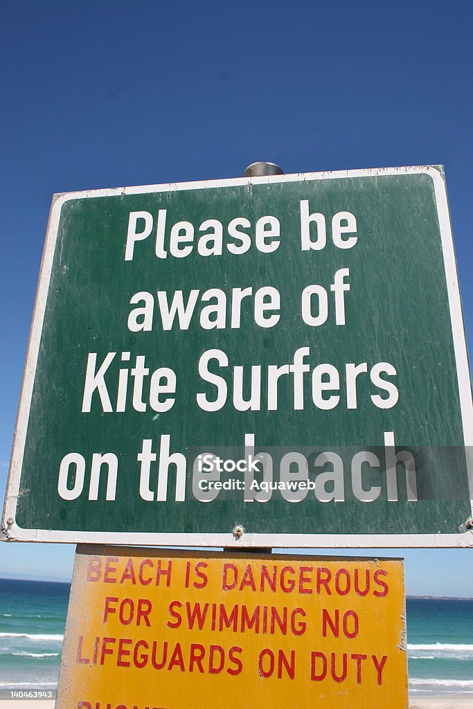 Kitesurfing advertencia S - Foto de stock de Aire libre libre de derechos