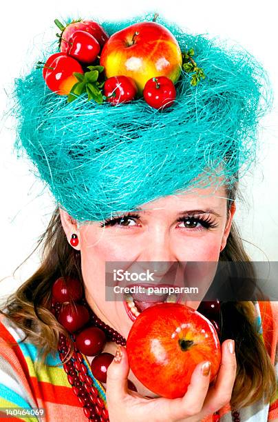 Foto de Apple Menina Mordendo Uma Fruta Suculenta e mais fotos de stock de Adulto - Adulto, Alimentação Não-saudável, Alimentação Saudável