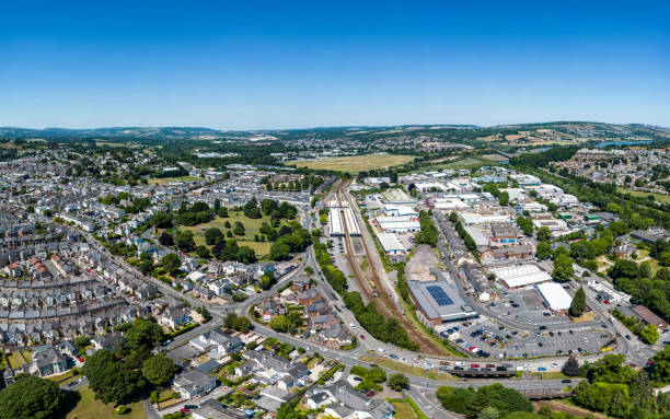 istock Railway tracks lead to Newton Abbot Train Station 1404643433