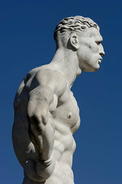 istock Side view of a modern sculpture of a boxer 140465919