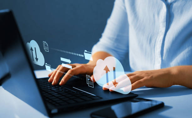 File sharing isometric. Digital system for transferring documents.Exchange information and data with internet cloud technology.FTP(File Transfer Protocol) files receiver and computer backup copy uso compartido de archivos isométrico. sistema digital de transferencia de documentos. intercambie información y datos con tecnología de nube de internet. receptor de archivos ftp (protocolo de transferencia de archivos) y copia de seguridad de la compu