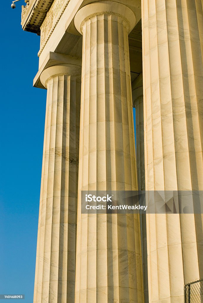 Schöne Sonne beleuchtete Gebäude Säulen Hintergrund Textur - Lizenzfrei Architektonische Säule Stock-Foto