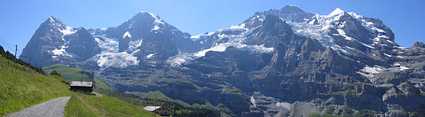 monte eiger, monte mönch e jungfrau - jungfrau region foto e immagini stock