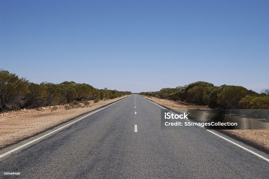 Deserto australiano estrada, Nova Gales do Sul, Austrália - Royalty-free Autoestrada Foto de stock
