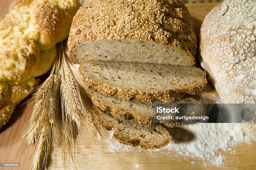 Tre tipi di pane - Foto stock royalty-free di Alimentazione sana