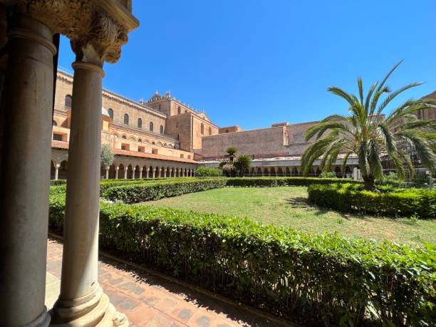 istock Monreale Cloister 1404696685