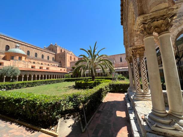 istock Monreale Cloister 1404696823