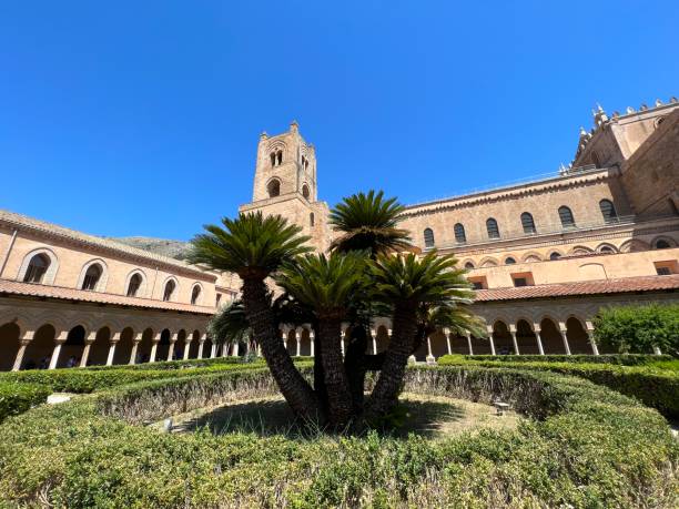 istock Monreale Cloister 1404696878