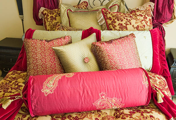 な寝具をセット水平 - pillow cushion embroidery homewares ストックフォトと画像