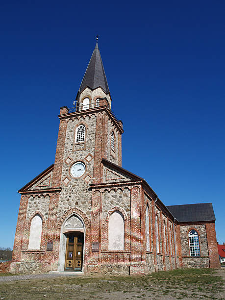 istock Tori church 140470315
