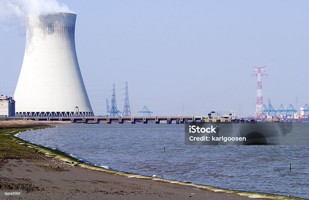 Nucleare Powerplant Doel ad Anversa - Foto stock royalty-free di Ambientazione esterna