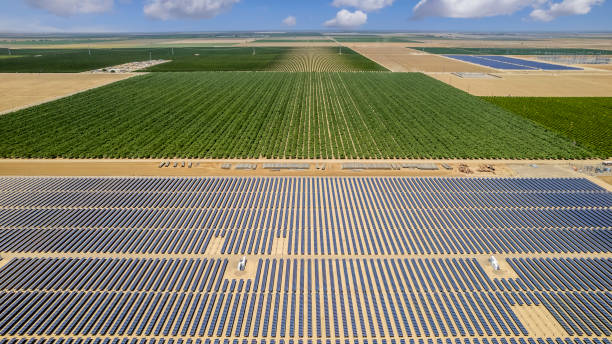 istock Solar Farm in Farmland 1404718505