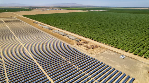 istock Solar Farm in Farmland 1404718511
