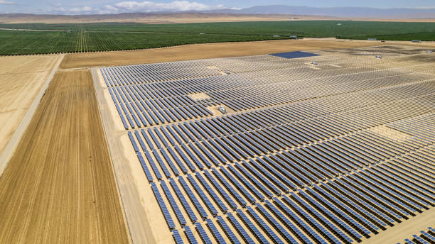 istock Solar Farm in Farmland 1404718513