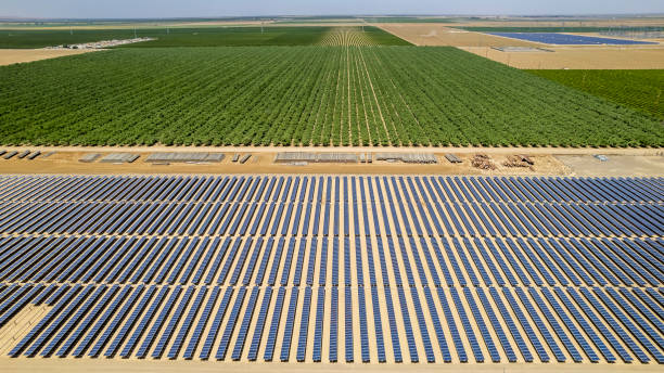 istock Solar Farm in Farmland 1404718520