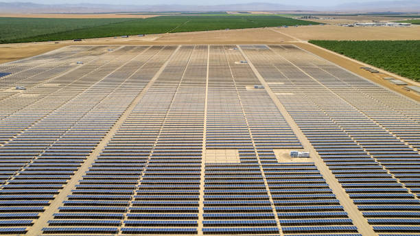 istock Solar Farm in Farmland 1404718523