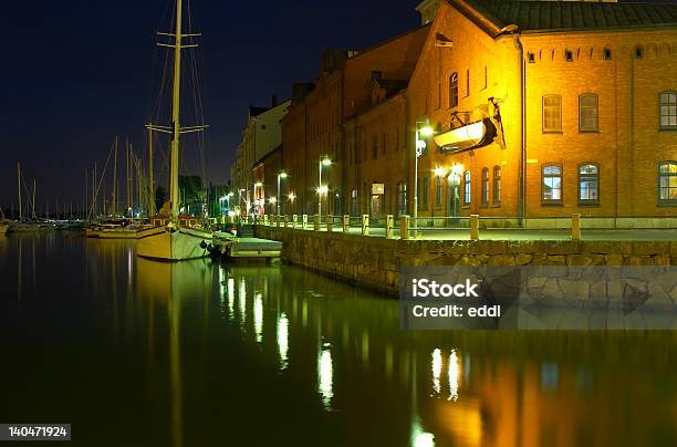 Foto de Helsinque Harbour À Noite e mais fotos de stock de Barco a Vela - Barco a Vela, Casa, Escuro