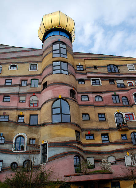 Hundertwasser house in Darmstadt Artistic architecture of Hundertwasser house  hundertwasser haus in vienna austria stock pictures, royalty-free photos & images