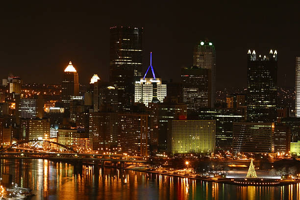 istock Pittsburgh Cityscape with Christmas Tree 140473907