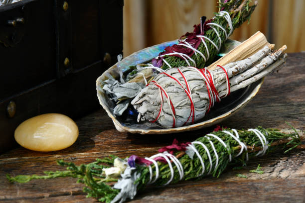 istock Healing Smudge Sticks and Crystals 1404747764