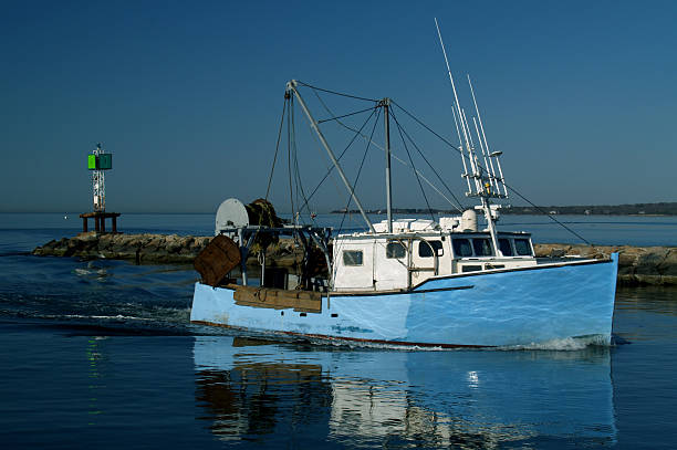 istock coming into harbor on a blue morning 140475030