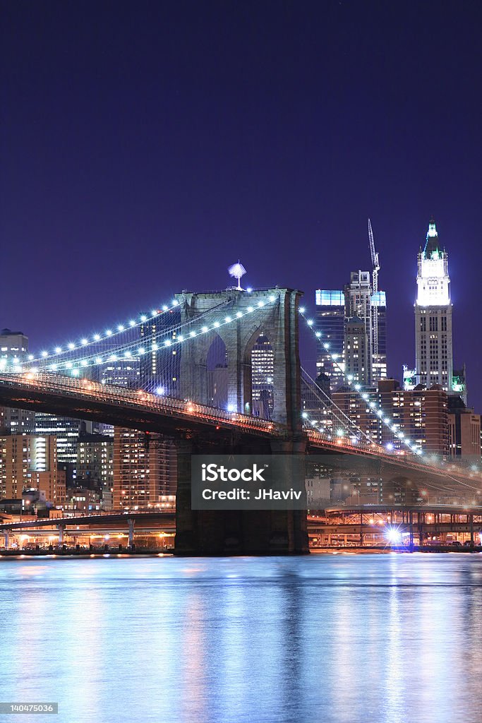 Brooklyn Bridge und Manhattan skyline bei Nacht - Lizenzfrei Brooklyn Bridge Stock-Foto